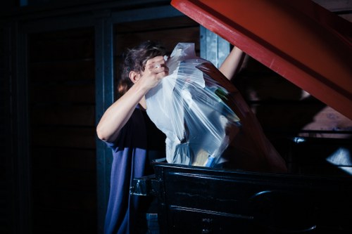 Residential and commercial skip hire services